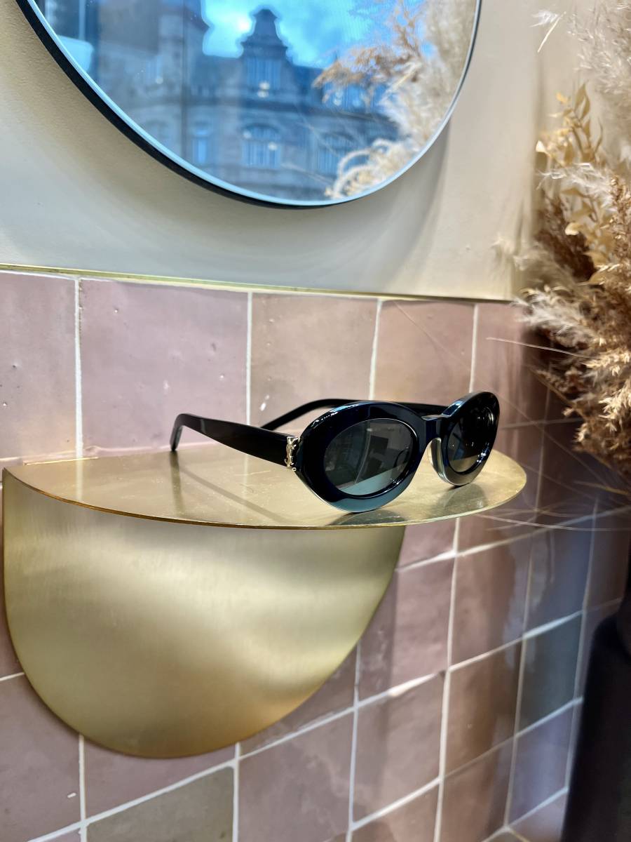 Saint Laurent : L'Élégance Intemporelle à Strasbourg